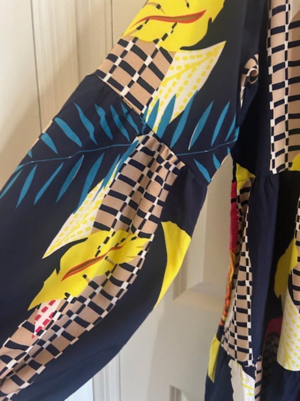 AMORETU BOLD ABSTRACT DRESS XL - Picture 9 of 11